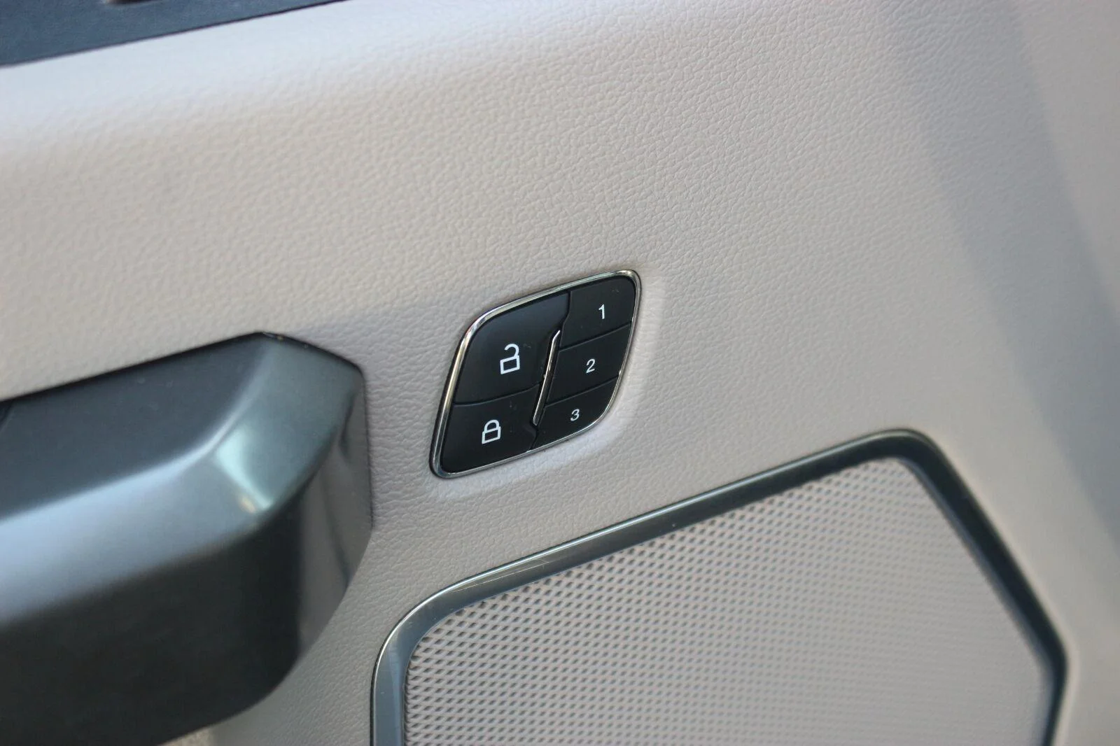 Used 2020 Silver Ford Limited image 14