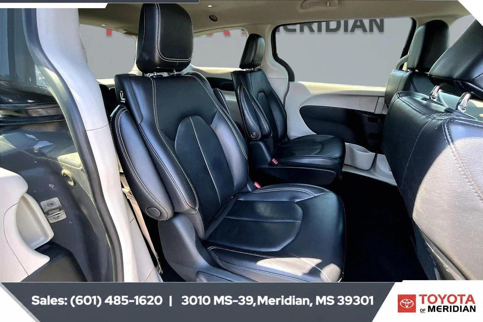 Used 2022 Ceramic Gray Clearcoat Chrysler Hybrid Touring L image 20