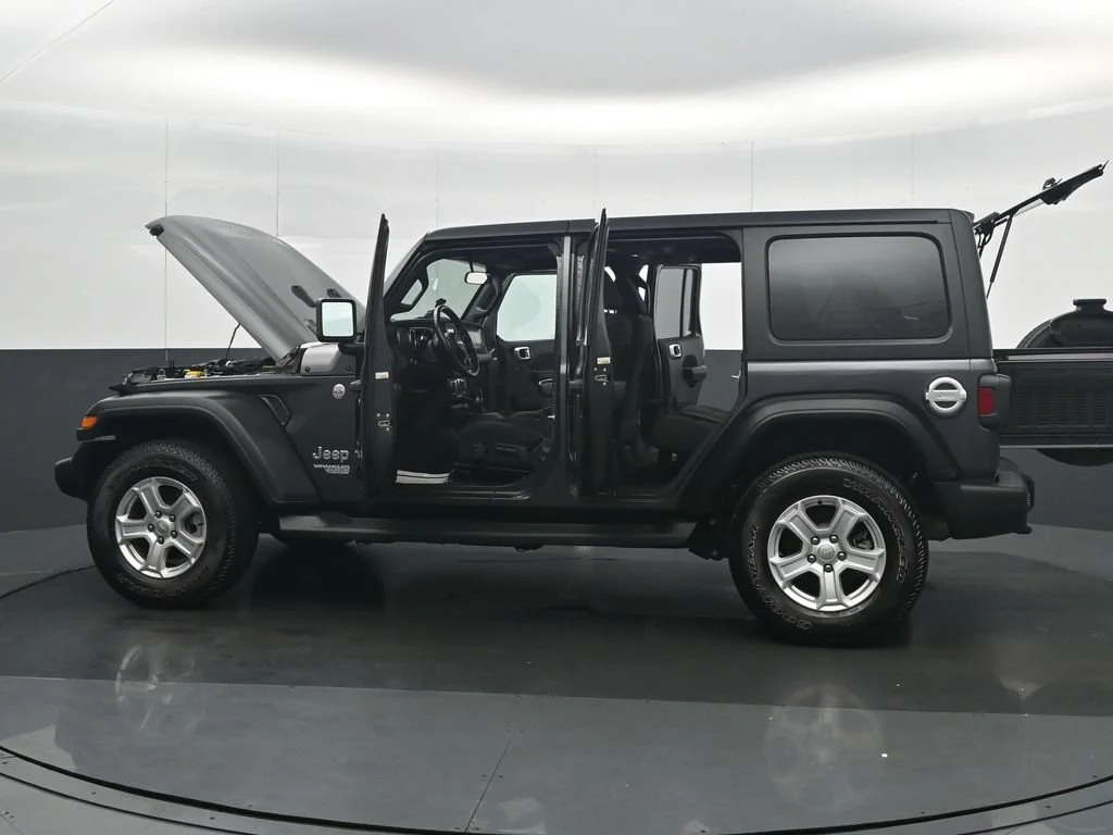 Used 2018 Gray Jeep Unlimited Sport S image 37