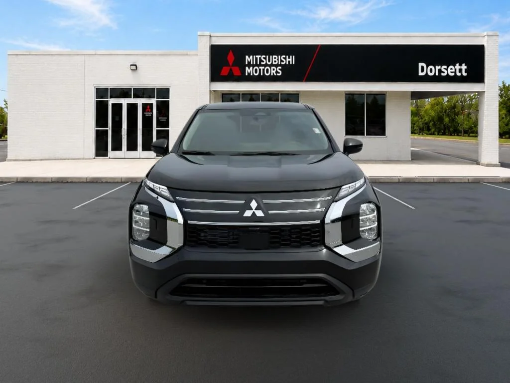 New 2026 Labrador Black Pearl Mitsubishi ES image 2