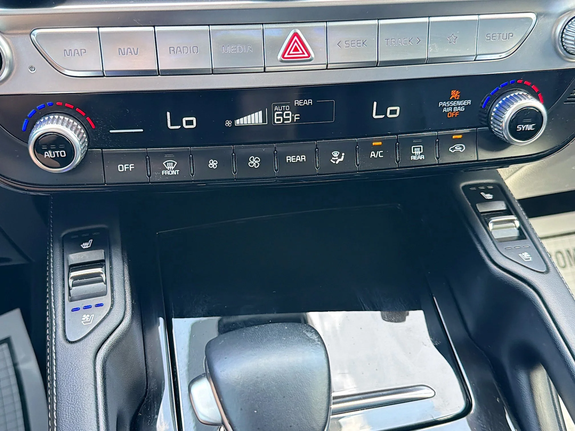 Used 2024 Dawning Red Kia EX image 37