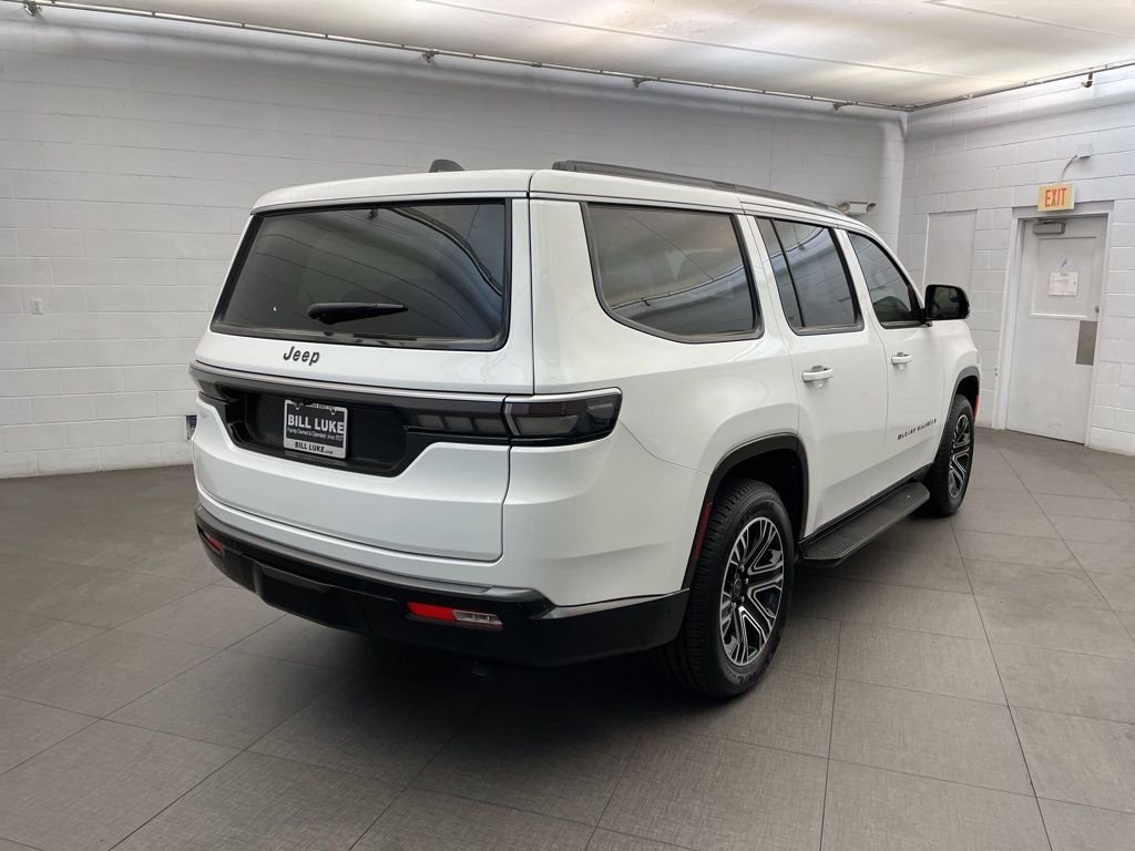 New 2026 Bright White Clear-Coat Exterior Paint Jeep  image 4