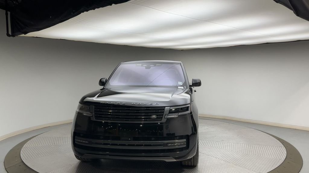 Used 2023 Santorini Black Metallic Land Rover SE image 7