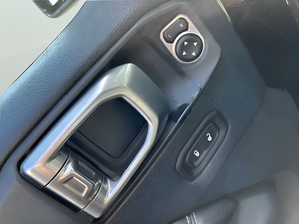 Used 2018 Black Jeep Unlimited Sahara image 11
