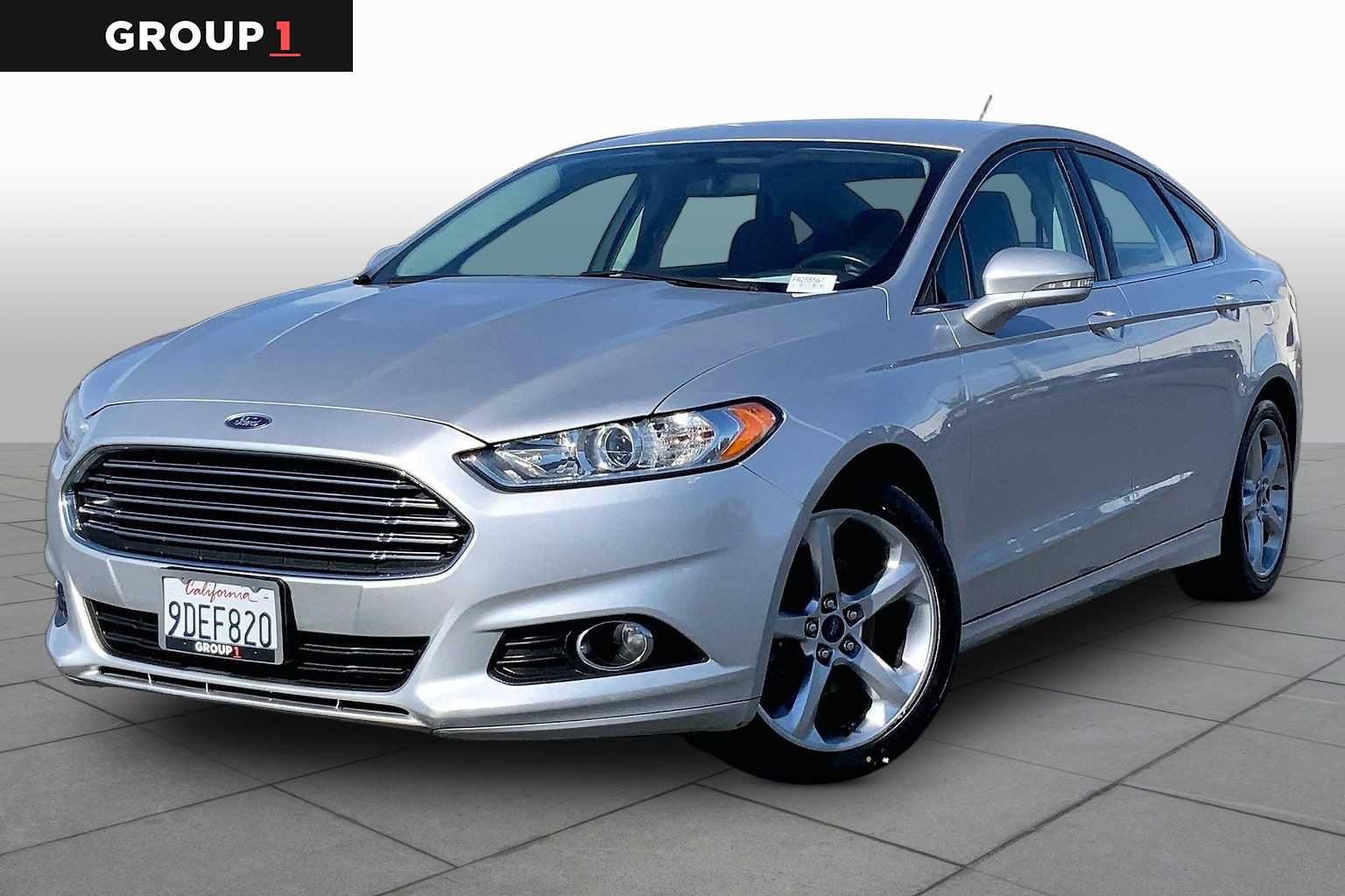 Pre-Owned 2015 Ford Fusion SE