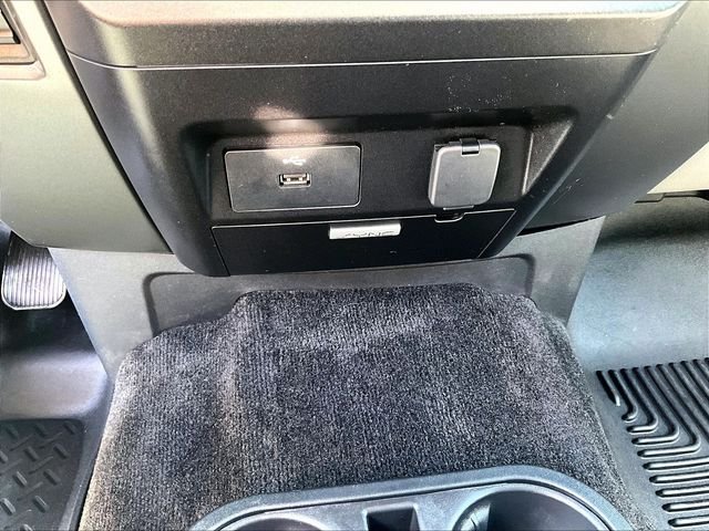 Used 2018 Gray Ford XLT image 28
