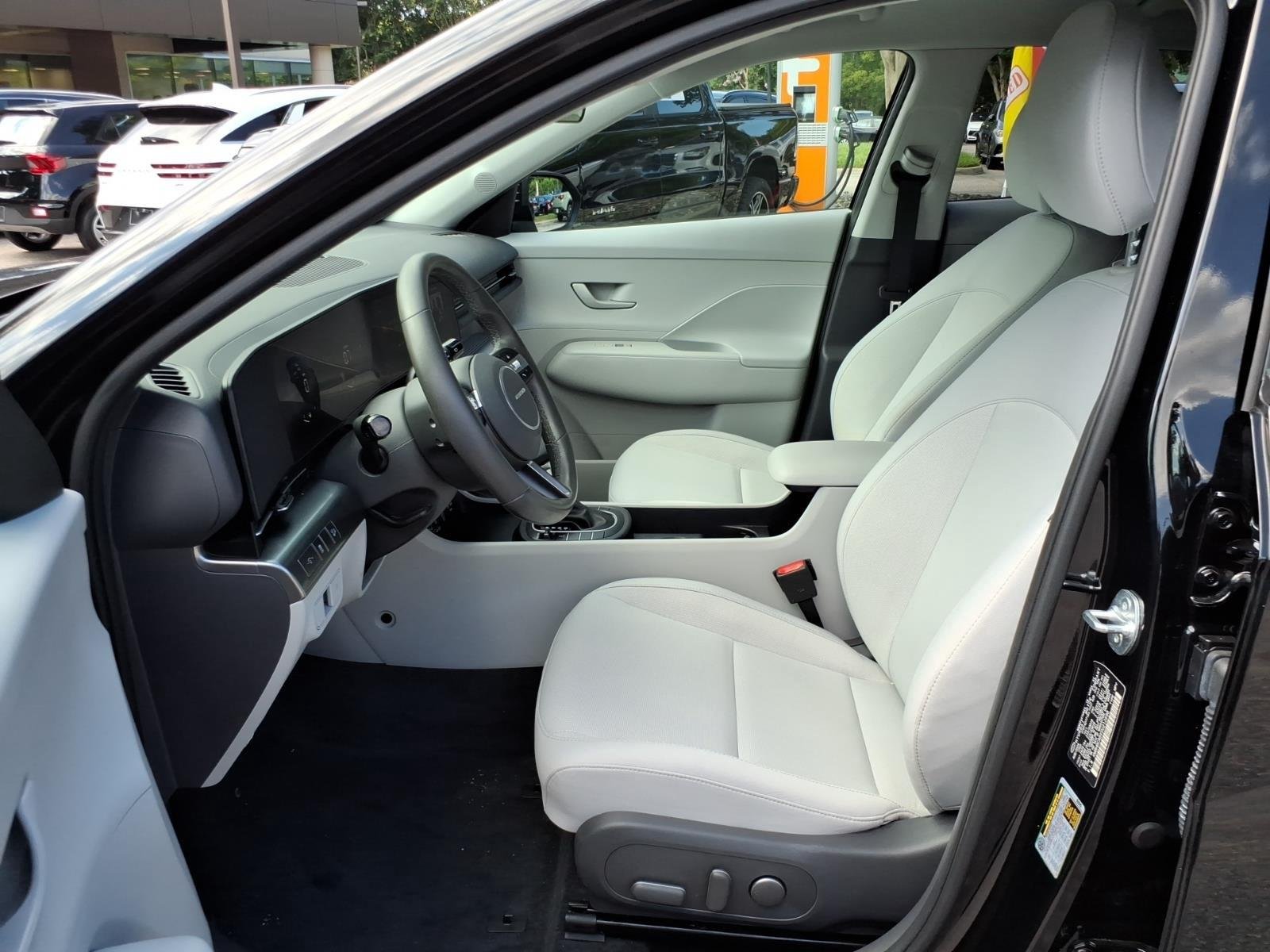 Used 2025 Abyss Black Pearl Hyundai SEL image 12