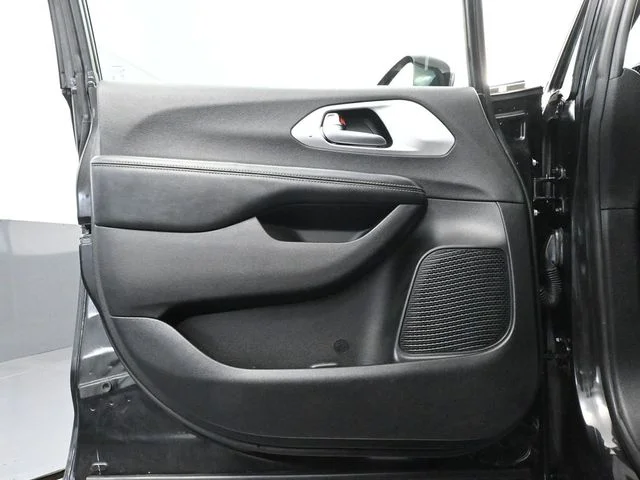 2019 Chrysler Pacifica Touring L Plus - Photo 19