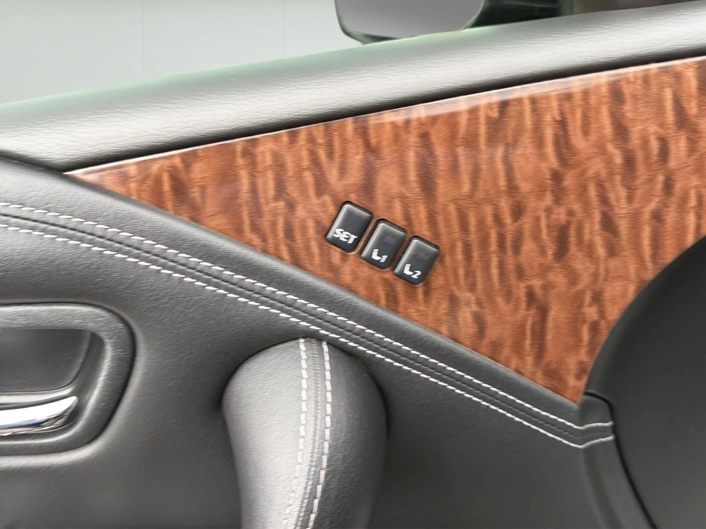 Used 2017 Forged Copper Nissan Platinum image 17