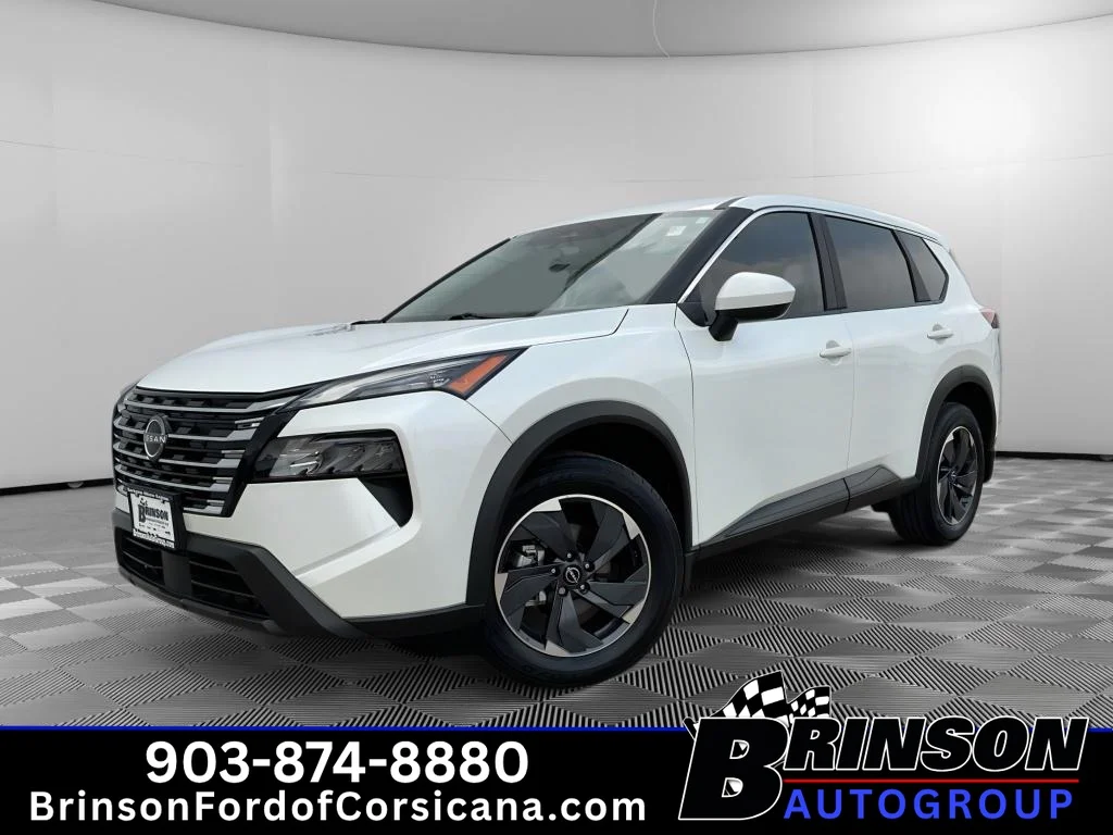Used 2025 Everest White Pearl Nissan SV image 1