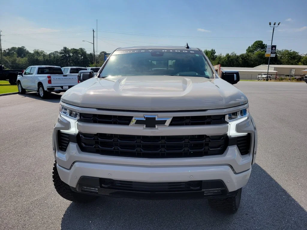New 2026 White Sands Chevrolet RST image 9