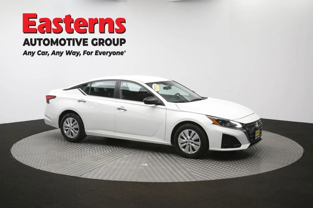 Used 2024 White Nissan 2.5 S image 46