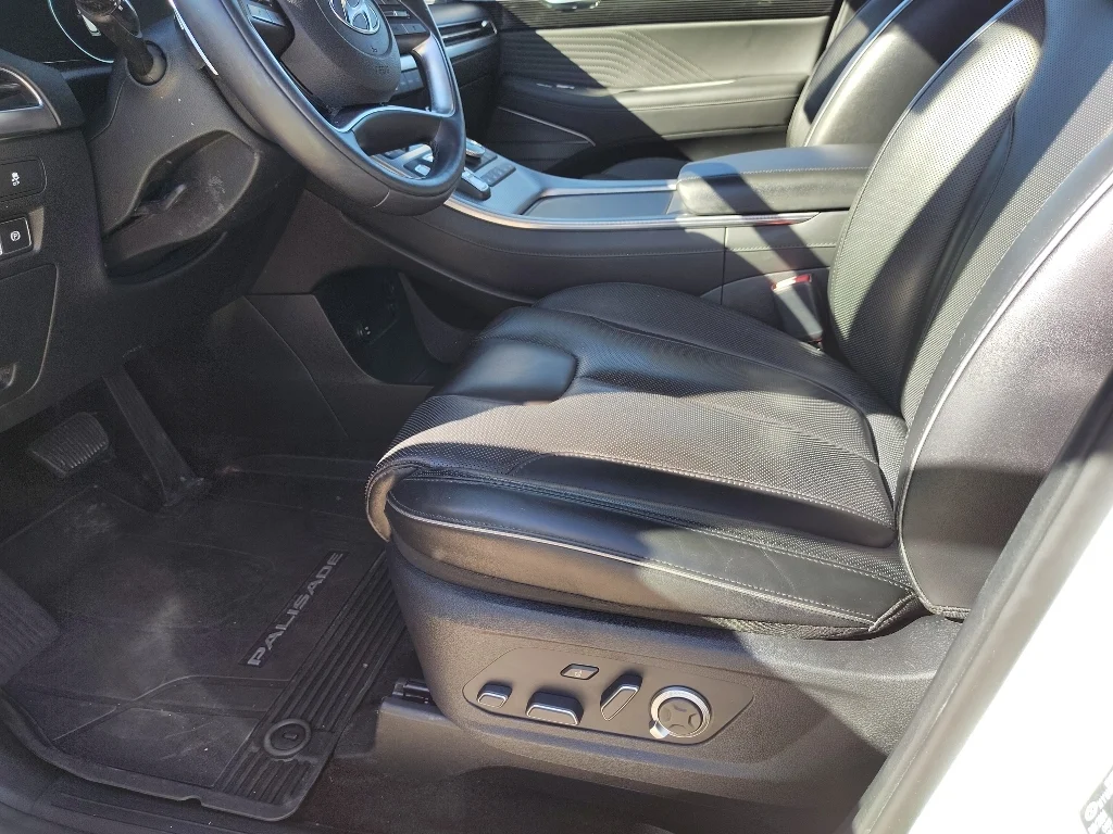 Used 2025 Hyper White Hyundai Calligraphy image 11