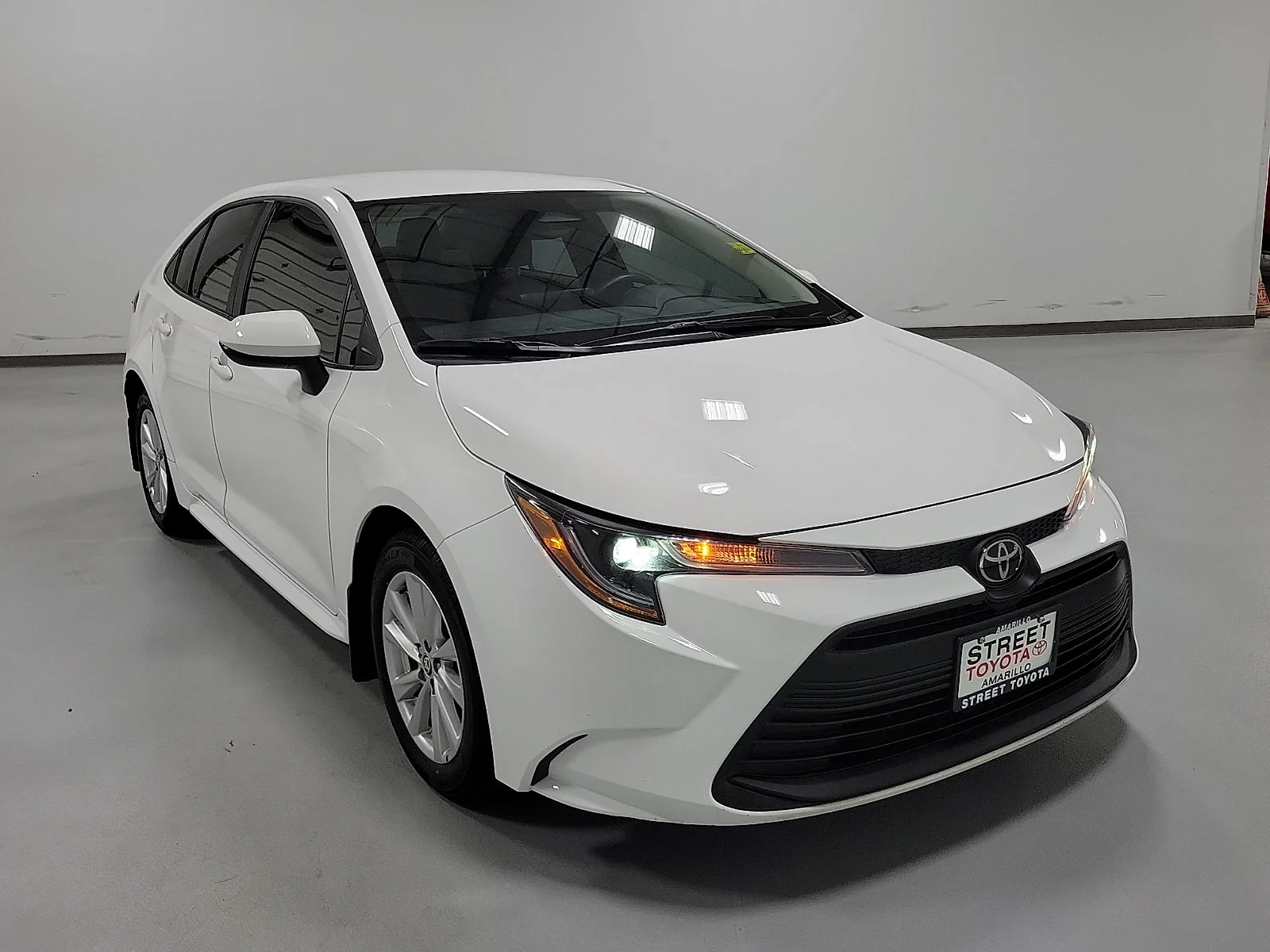 Certified Used 2025 White Toyota LE image 3