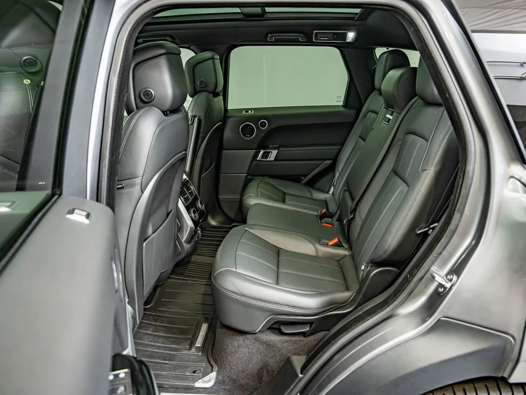 Used 2021 Eiger Gray Metallic Land Rover HSE Silver Edition image 34