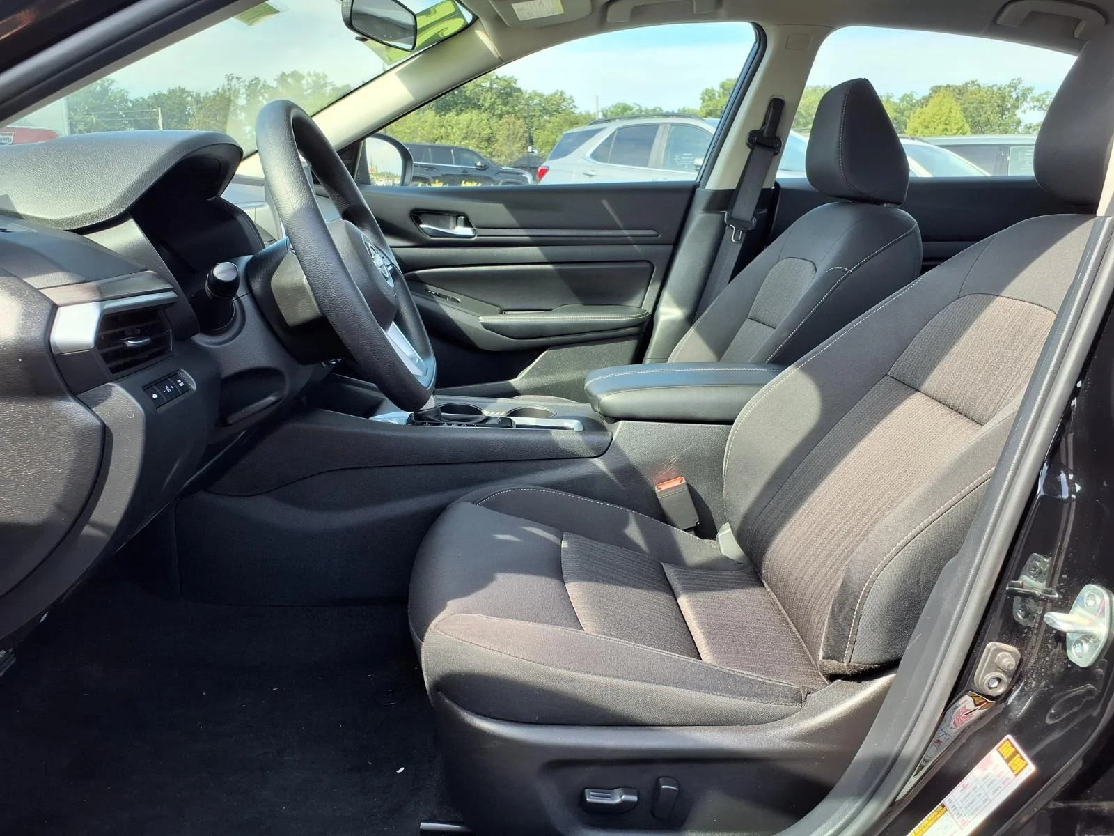 Used 2025 Super Black Nissan SV image 21