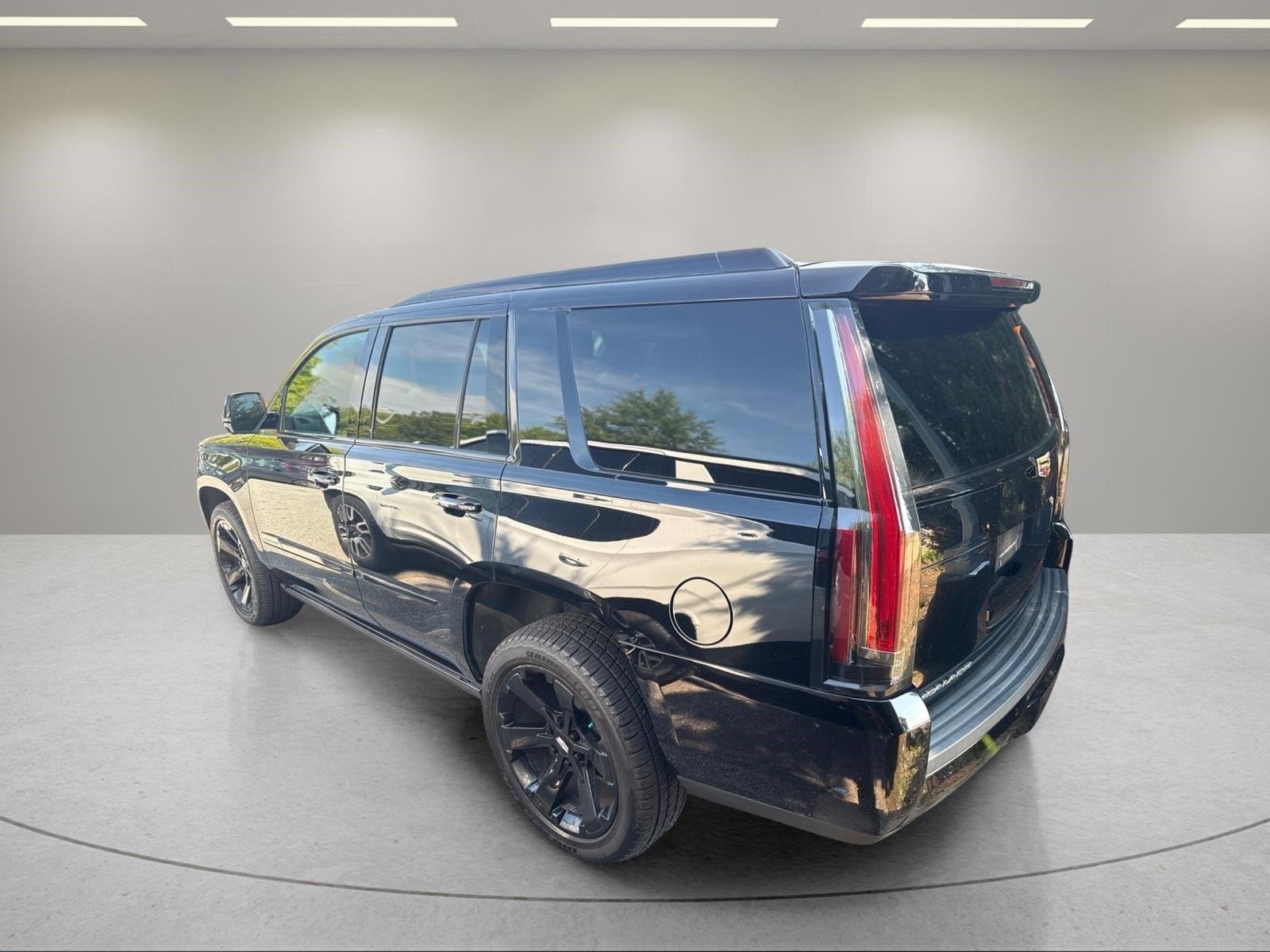 Used 2019 Black Raven Cadillac Platinum image 9