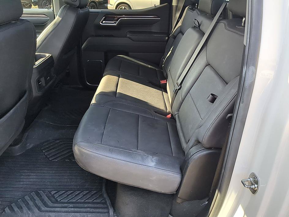 Used 2025 Summit White Chevrolet RST image 29