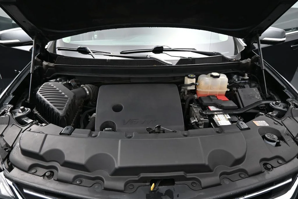 Used 2020 Gray Chevrolet LT image 25