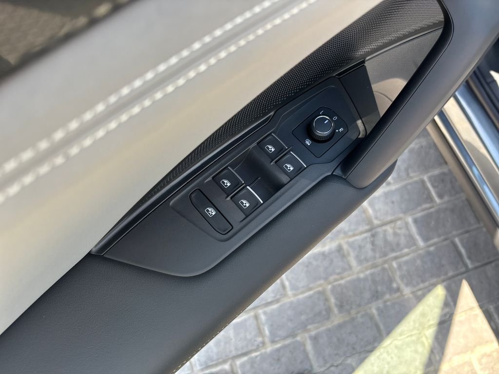 New 2026 Platinum Gray Metallic Volkswagen 2.0T SE image 11
