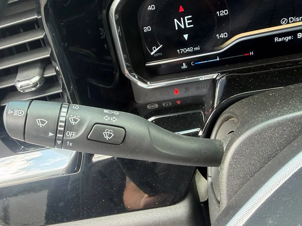 Used 2023 Onyx Black GMC Elevation image 33