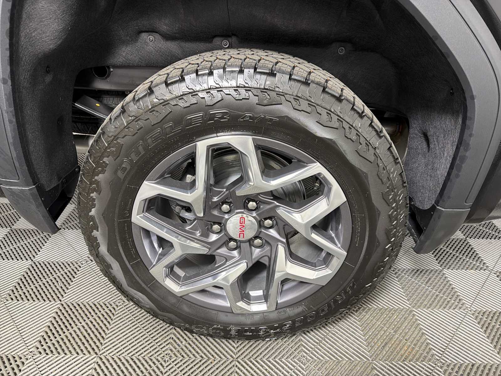 2026 GMC Sierra 1500 SLT - Photo 15