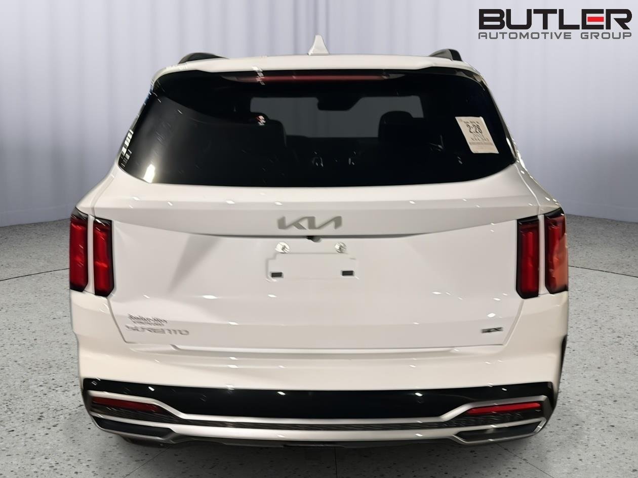 Used 2023 Glacial White Pearl Kia SX Prestige image 9