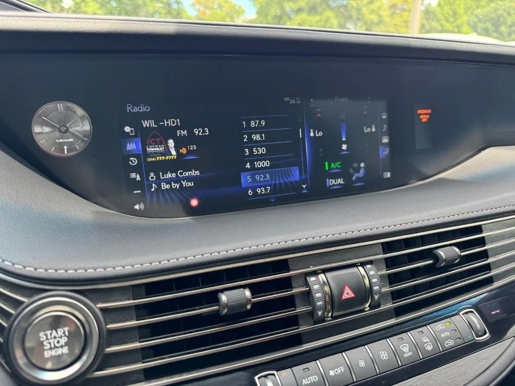 Used 2018 Ultra White Lexus 500 Base image 22