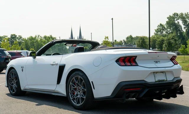 Used 2024 White Ford GT Premium image 27