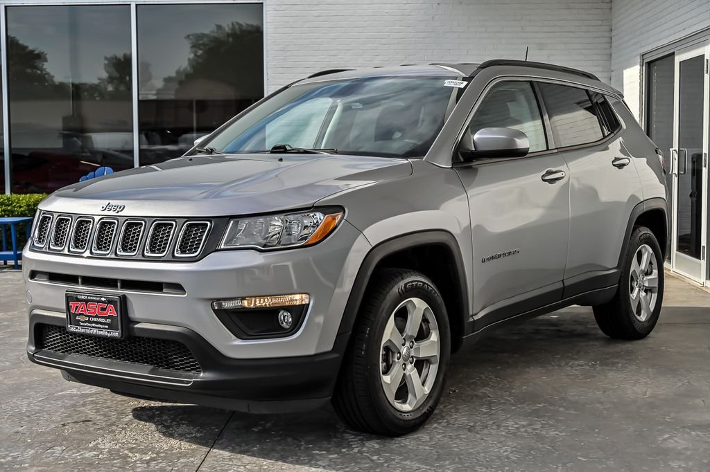 Used 2020 Silver Jeep Latitude image 6
