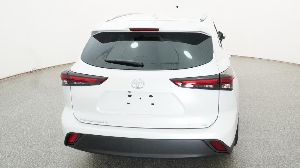 New 2026 Wind Chill Pearl Toyota XLE image 12