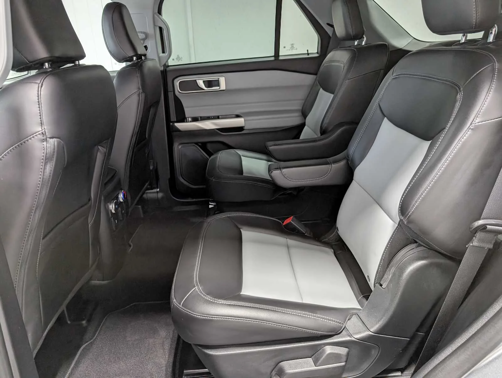 Used 2023 Iconic Silver Metallic Ford XLT image 23