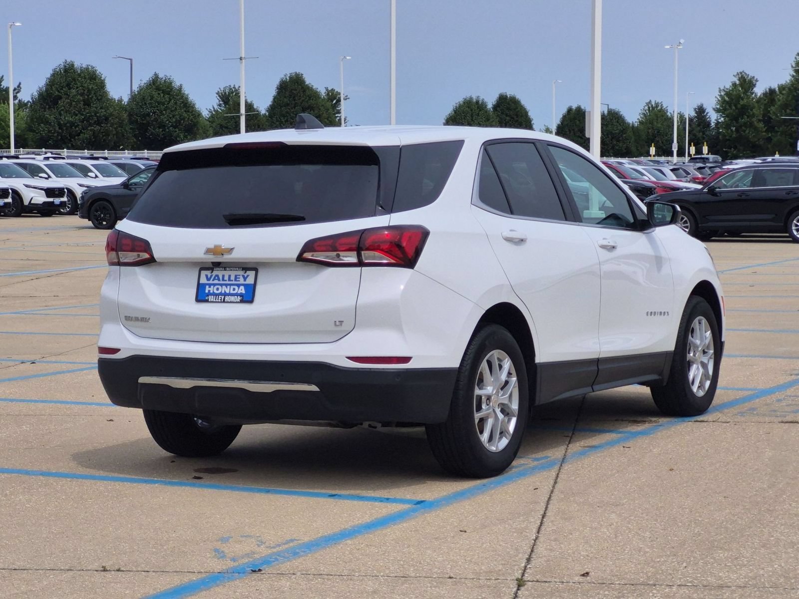 Used 2024 Summit White Chevrolet LT image 6