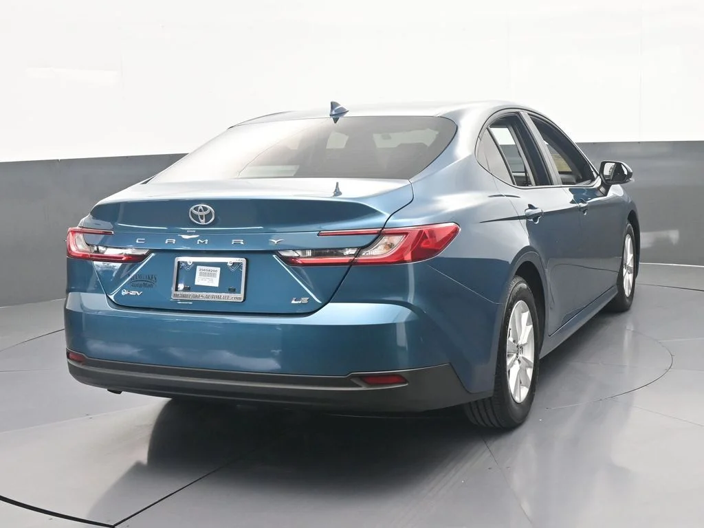 Used 2025 Ocean Toyota LE image 5