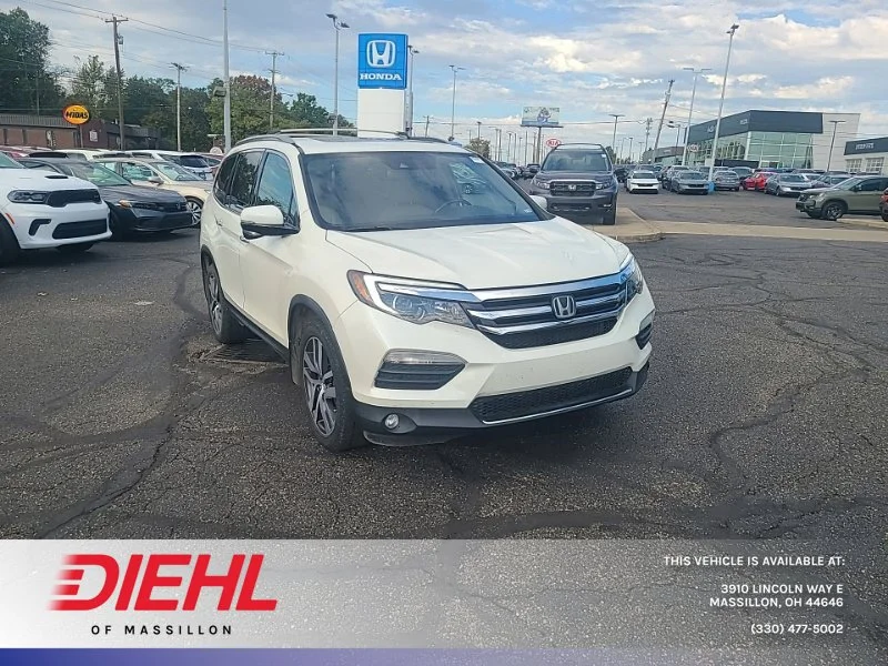 Used 2017 White Honda Touring image 1