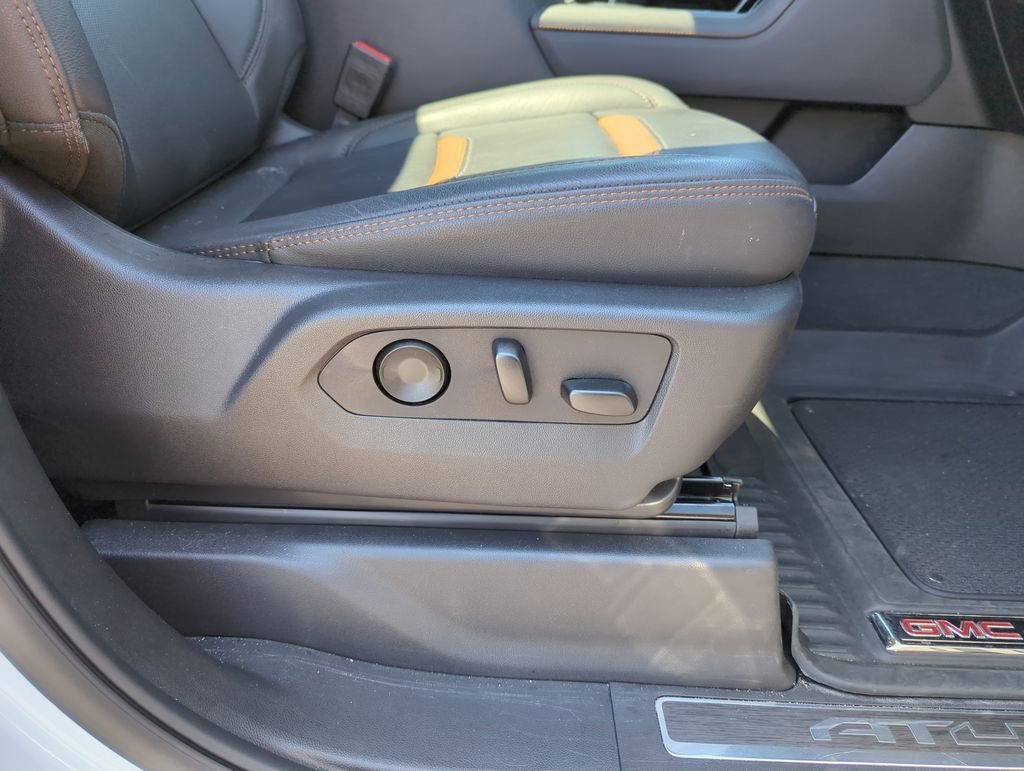 Used 2025 Summit White GMC AT4 image 38
