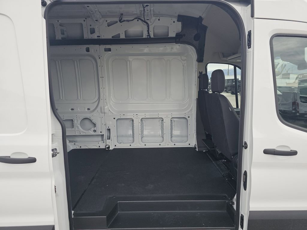 New 2026 Oxford White Ford Base image 5