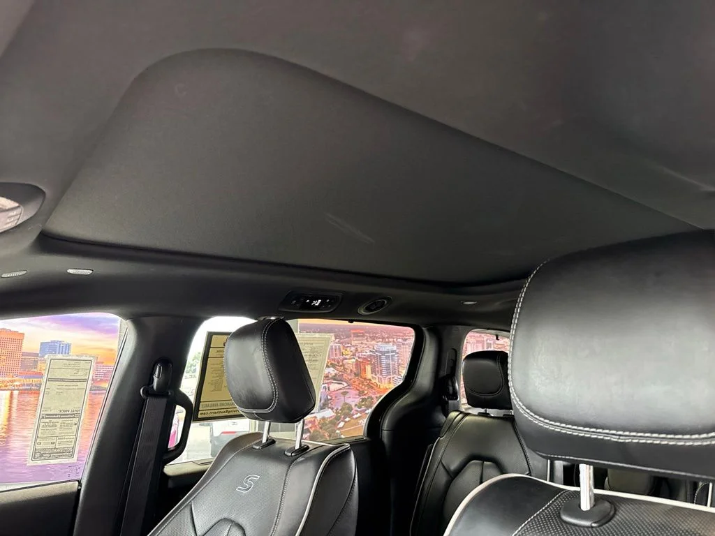 Used 2025 Black Chrysler Limited image 14