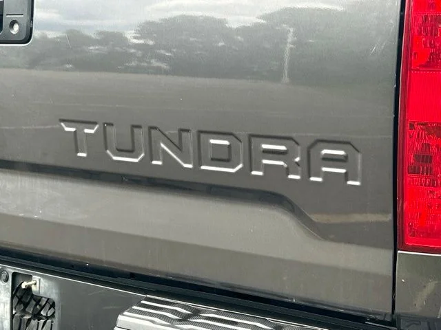 Used 2017 Gray Toyota SR5 image 6