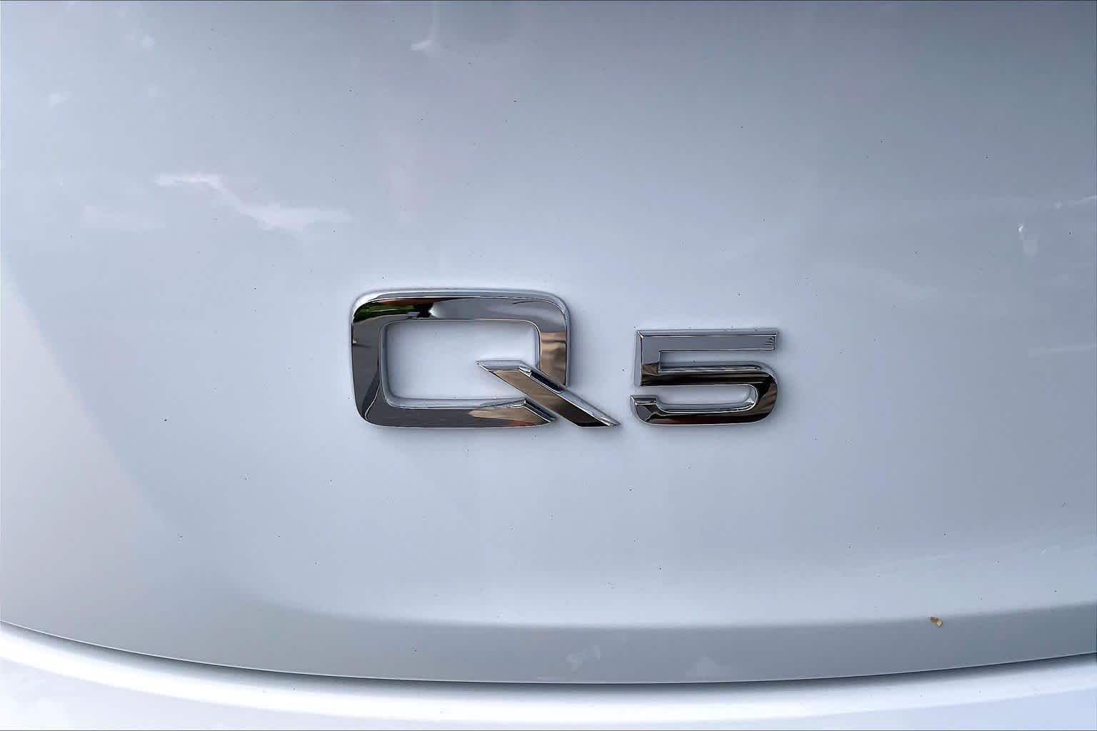 Used 2025 Glacier White Metallic Audi S line Premium image 32