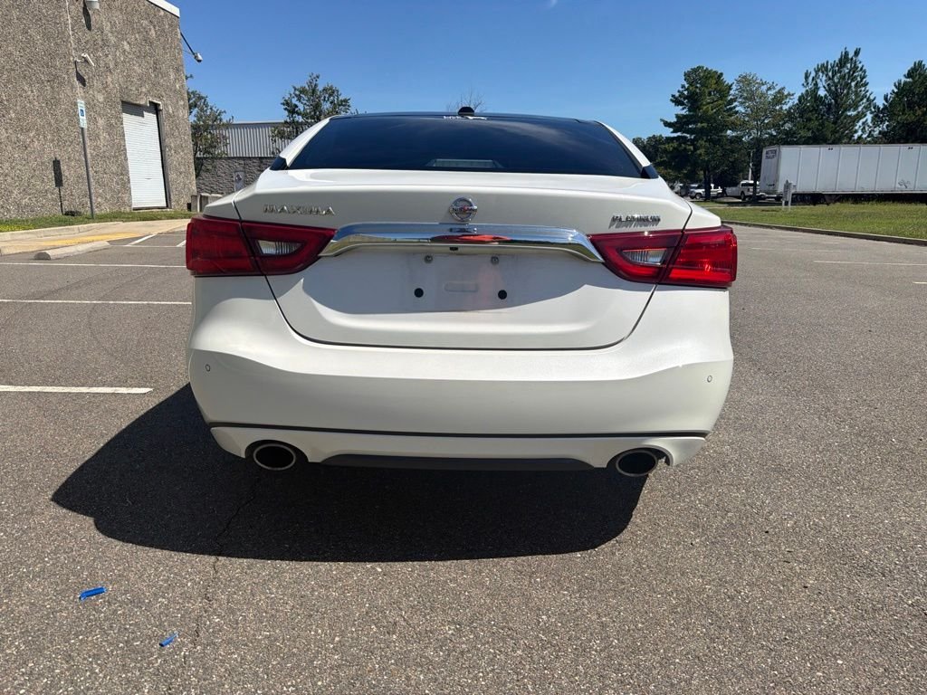 Used 2017 White Nissan Platinum image 6