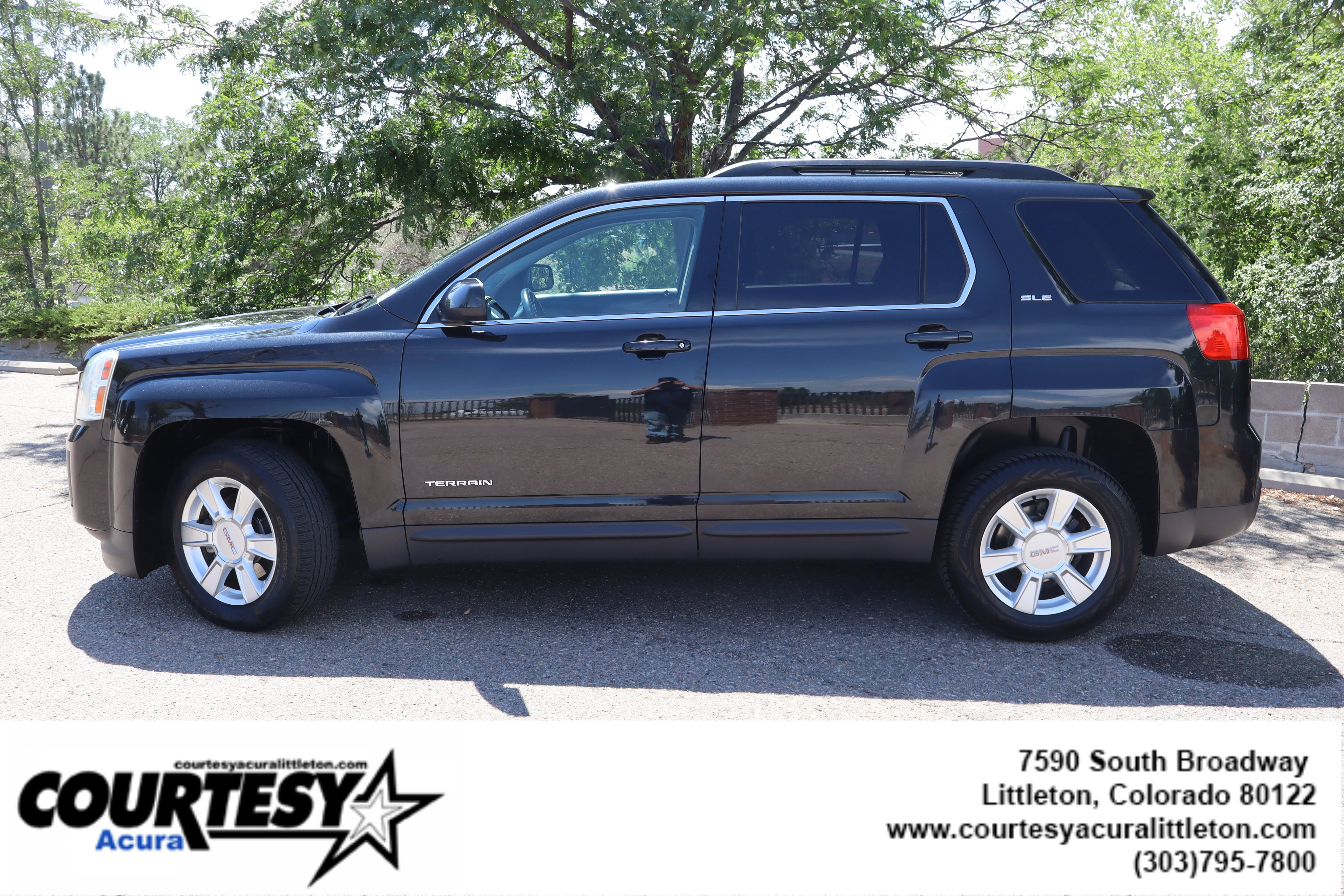 Used 2013 Carbon Black Metallic GMC SLE image 3