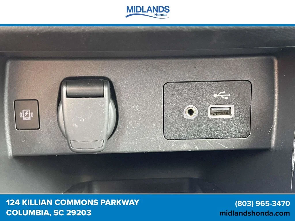 2025 Nissan Versa Sedan SV - Photo 28