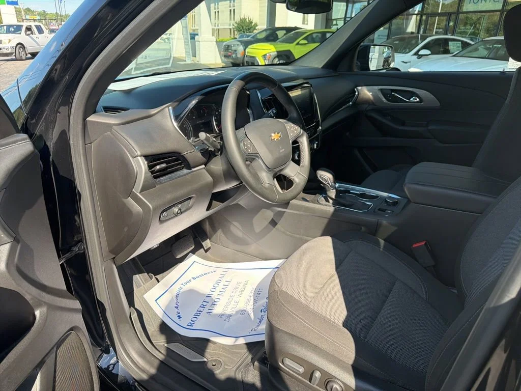 Used 2023 Mosaic Black Metallic Chevrolet LT Cloth image 11