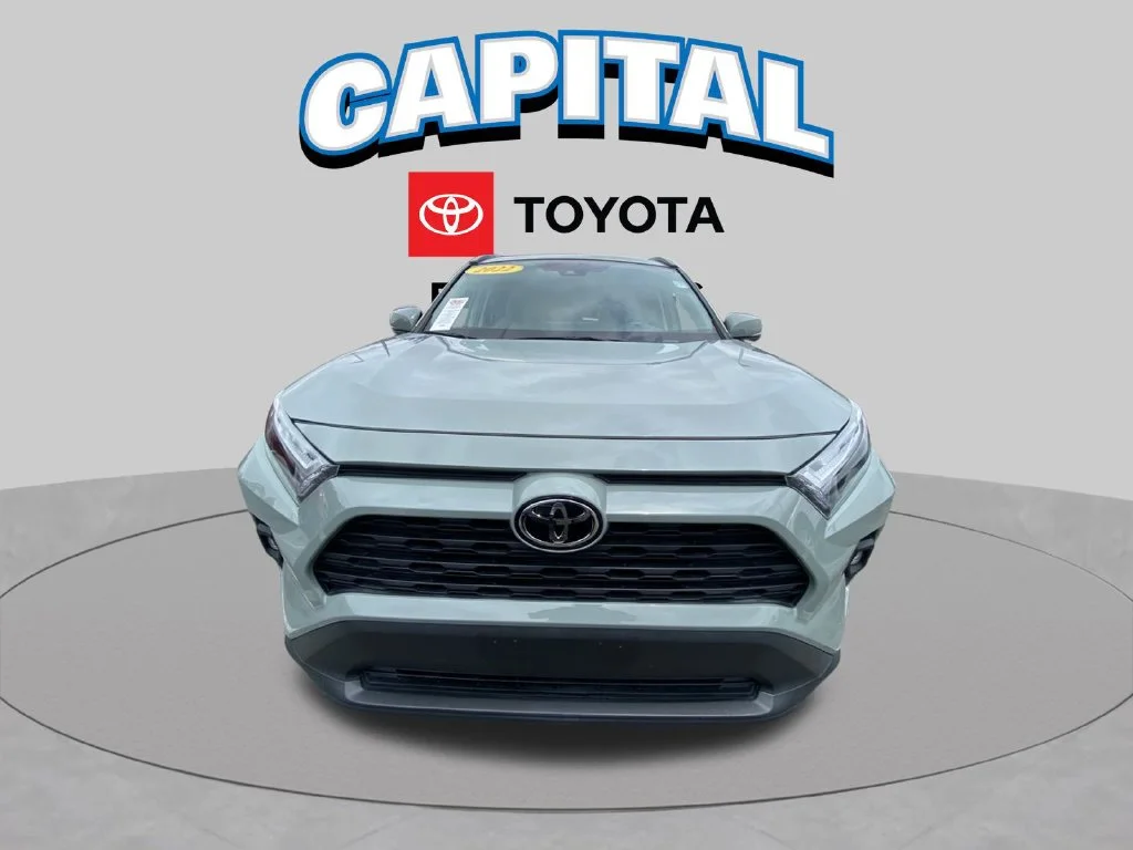 Used 2022  Toyota XLE Premium image 20