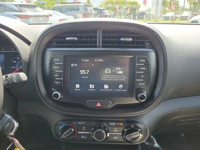 Used 2021 Black Kia S image 22