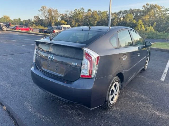 Used 2015 Gray Toyota Two image 3