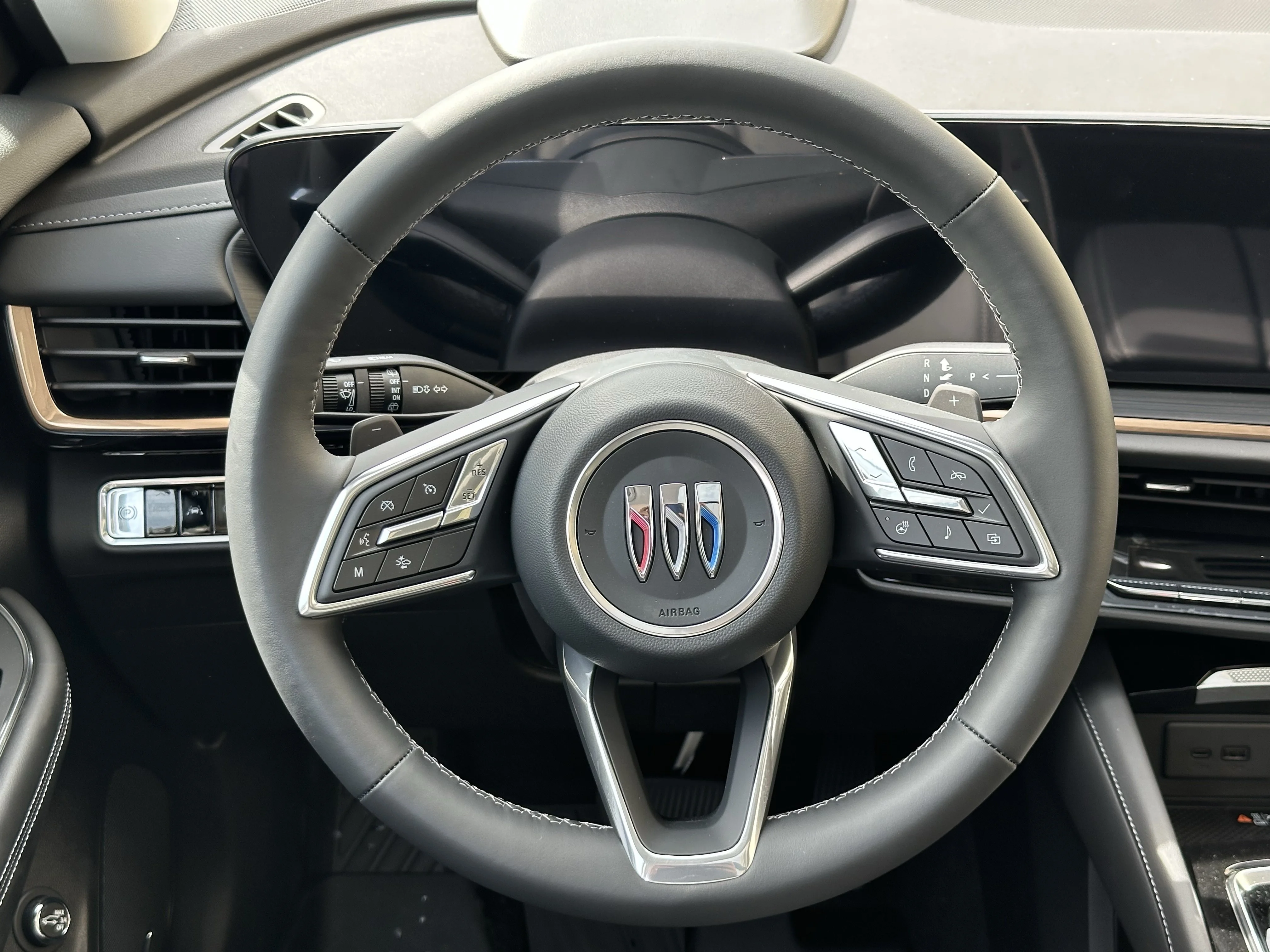 New 2026 Iridescent White Tricoat Buick Avenir image 10
