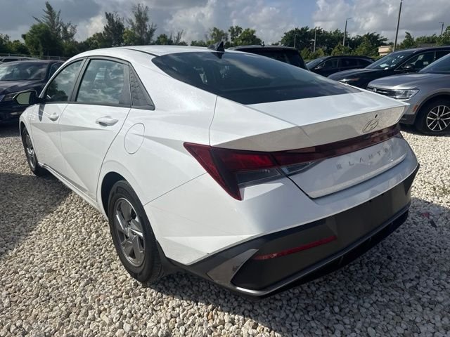 Used 2024 White Hyundai SE image 8