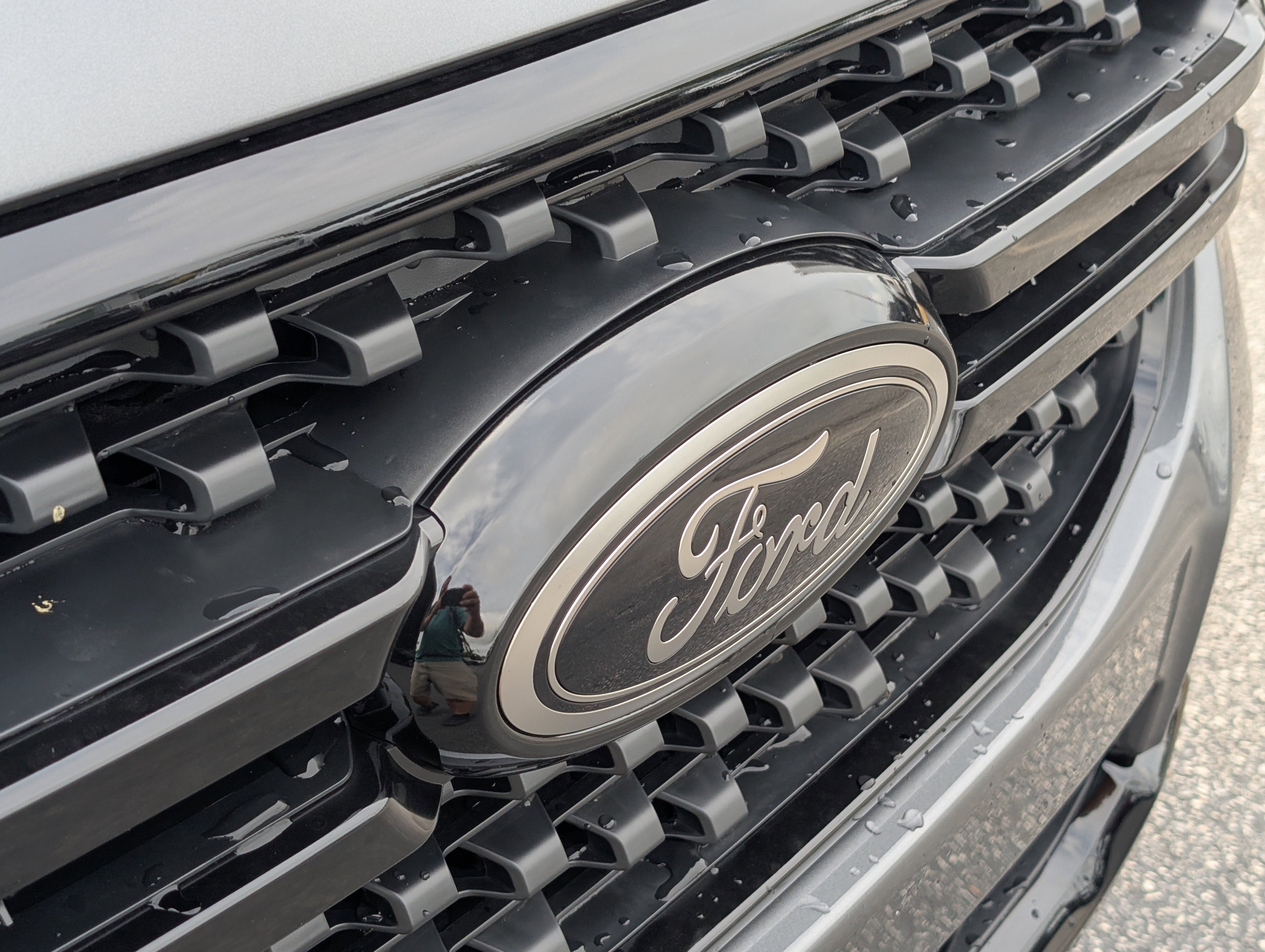 New 2026 Carbonized Gray Metallic FORD XLT image 6